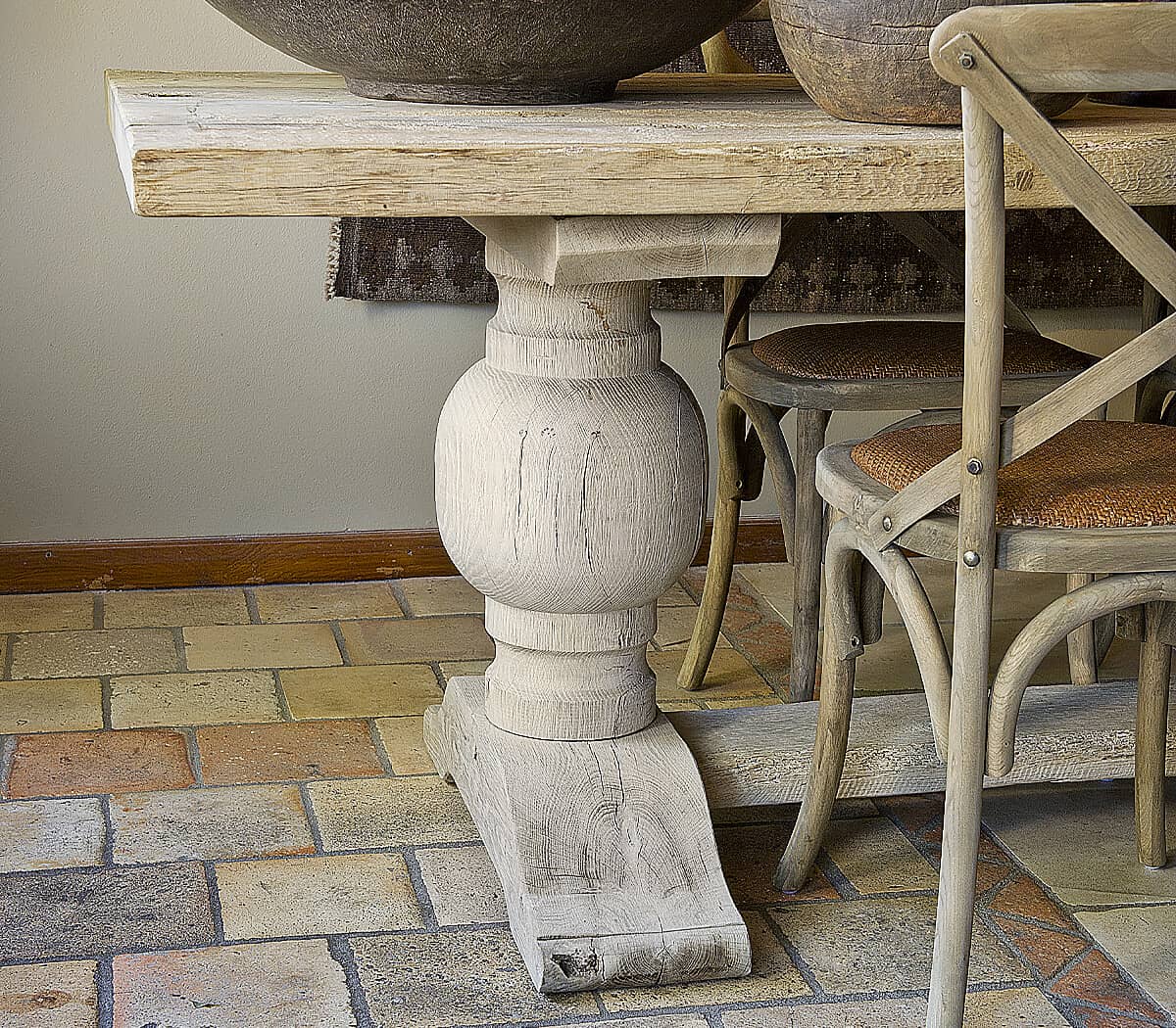 blanche-et-jaune-antieke-estriken-plavuizen