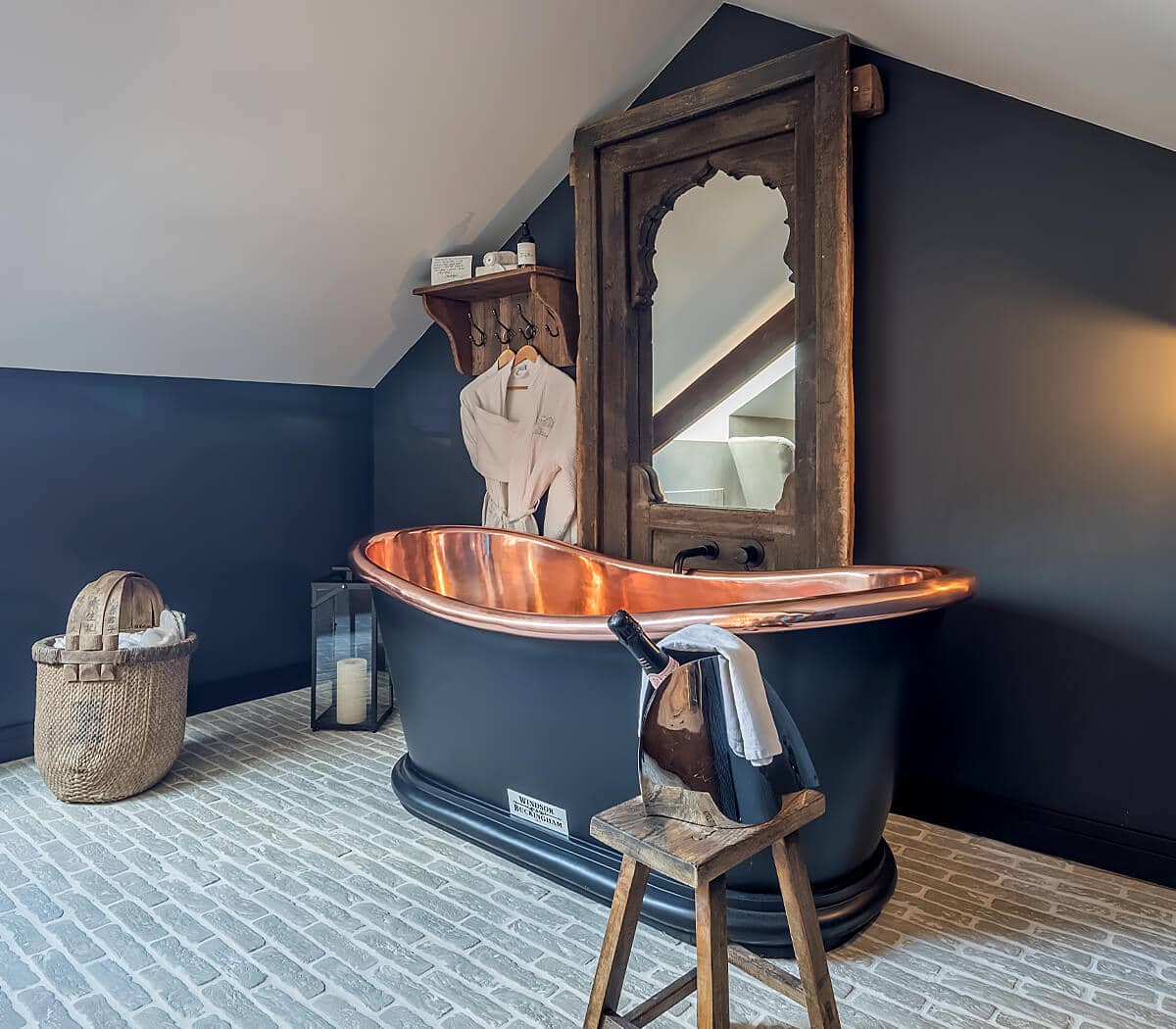 badkamer-met-raw-stones-waaltjes