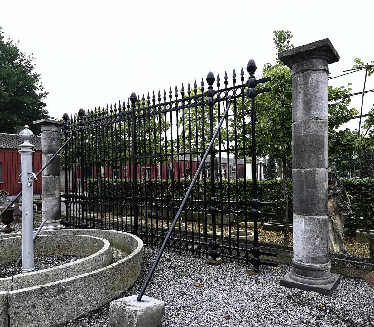 Grote-poort-met-arduin-poortpalen