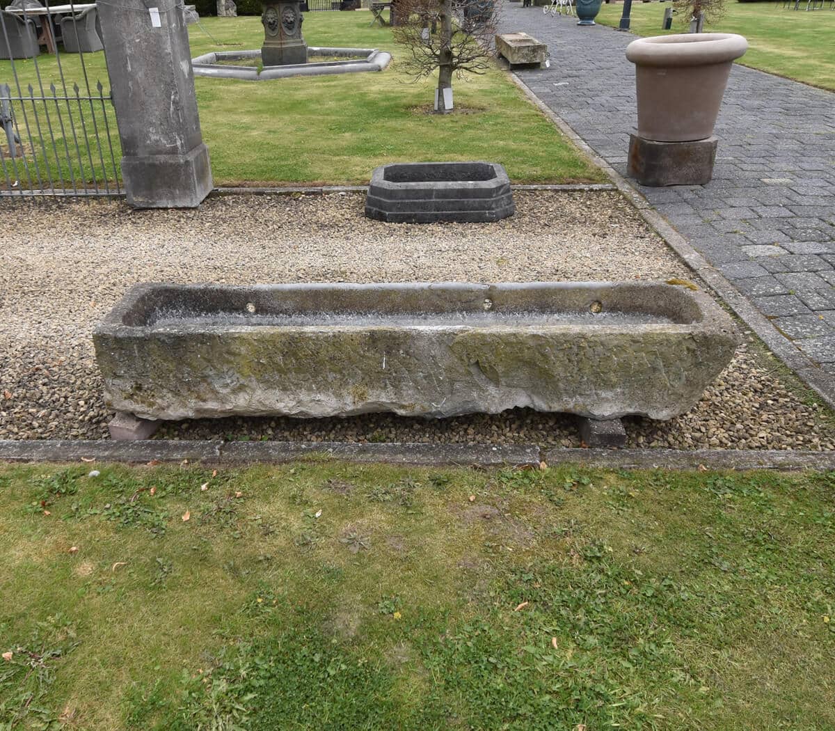 belgisch-hardstenen-trog