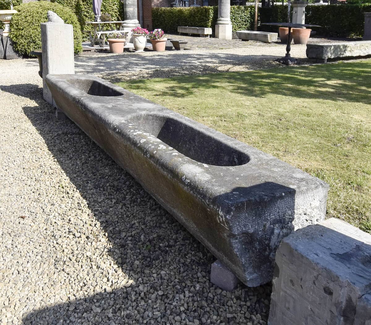 antieke-belgisch-hardstenen-trog