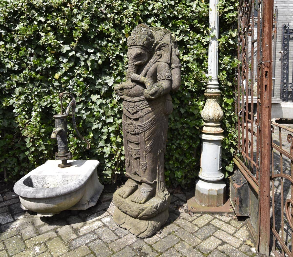 stenen-beeld-ganesha