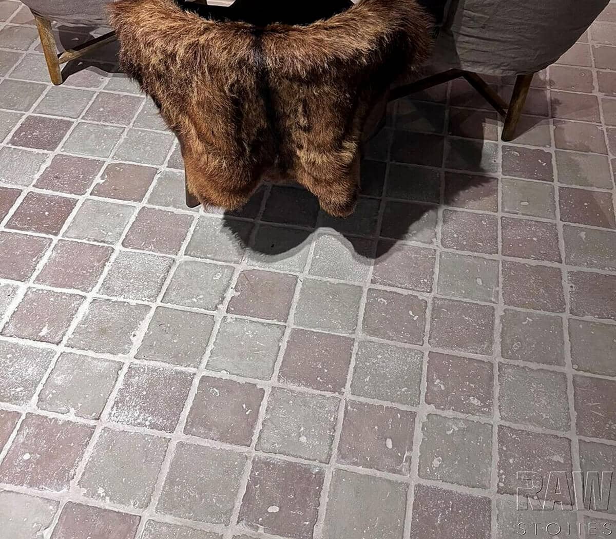 estriken-vloer-met-raw-stones-alfa