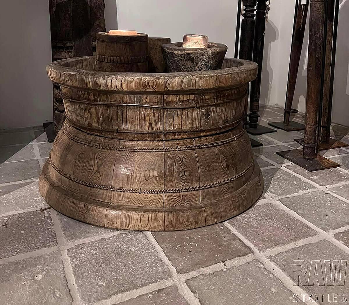 landelijke-vloer-met-raw-stones-alfa-estriken