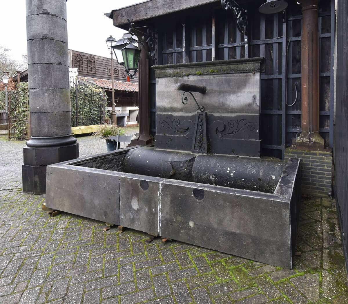 Grote-stenen-wandfontein