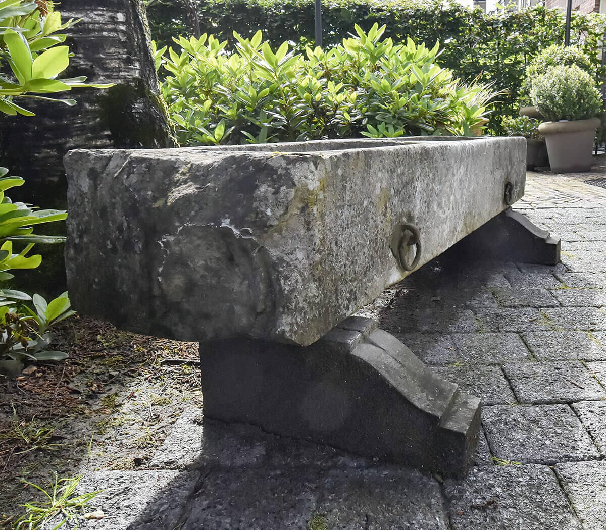 Belgisch-hardstenen-trog