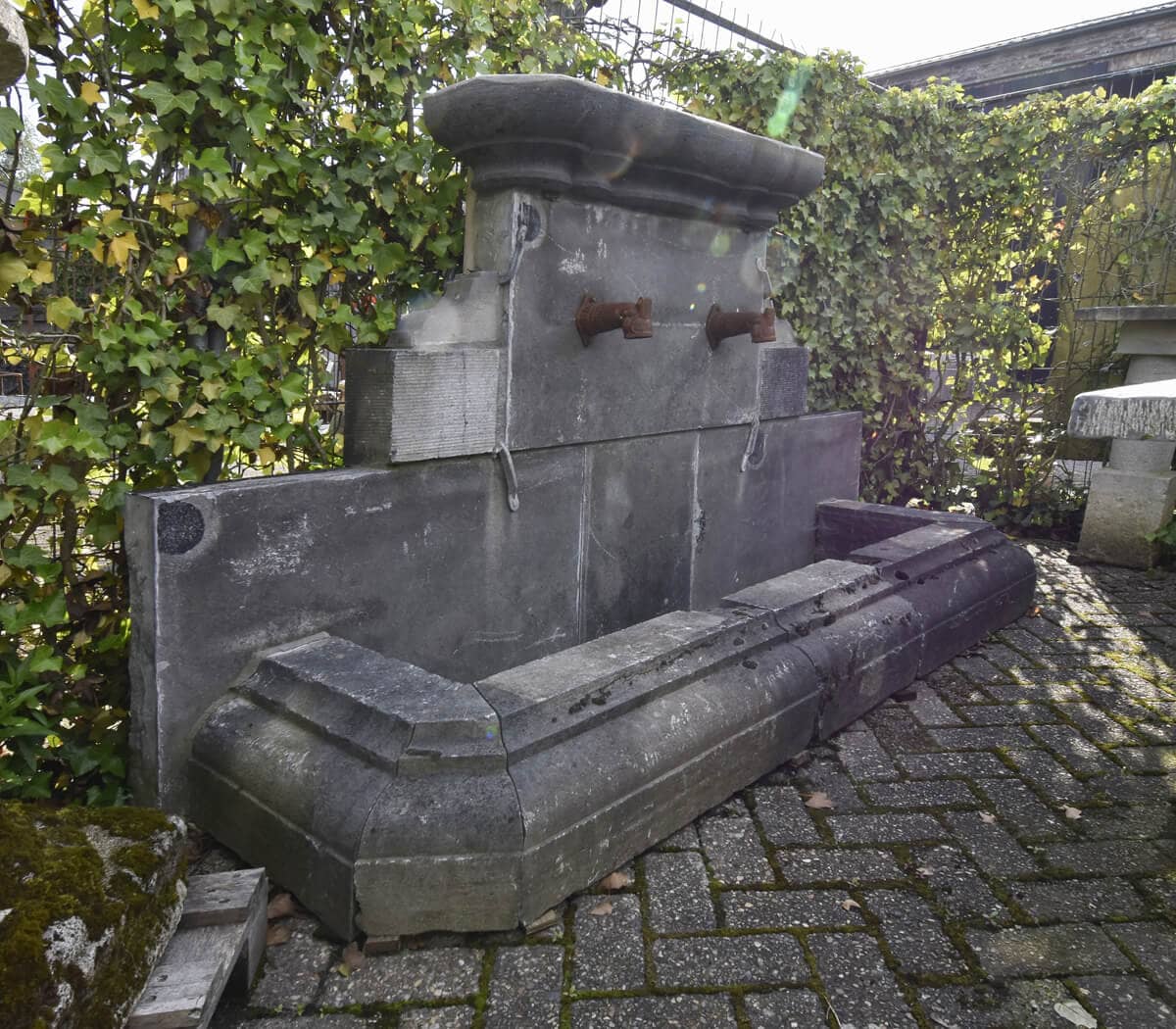 Hardstenen-wandfontein