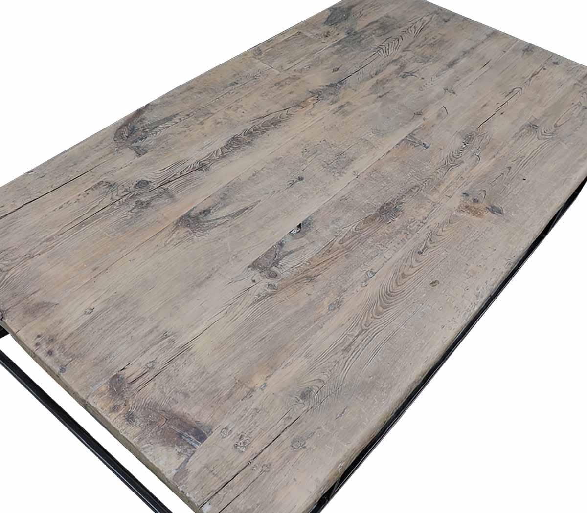 Salontafel-met-ijzeren-onderstel