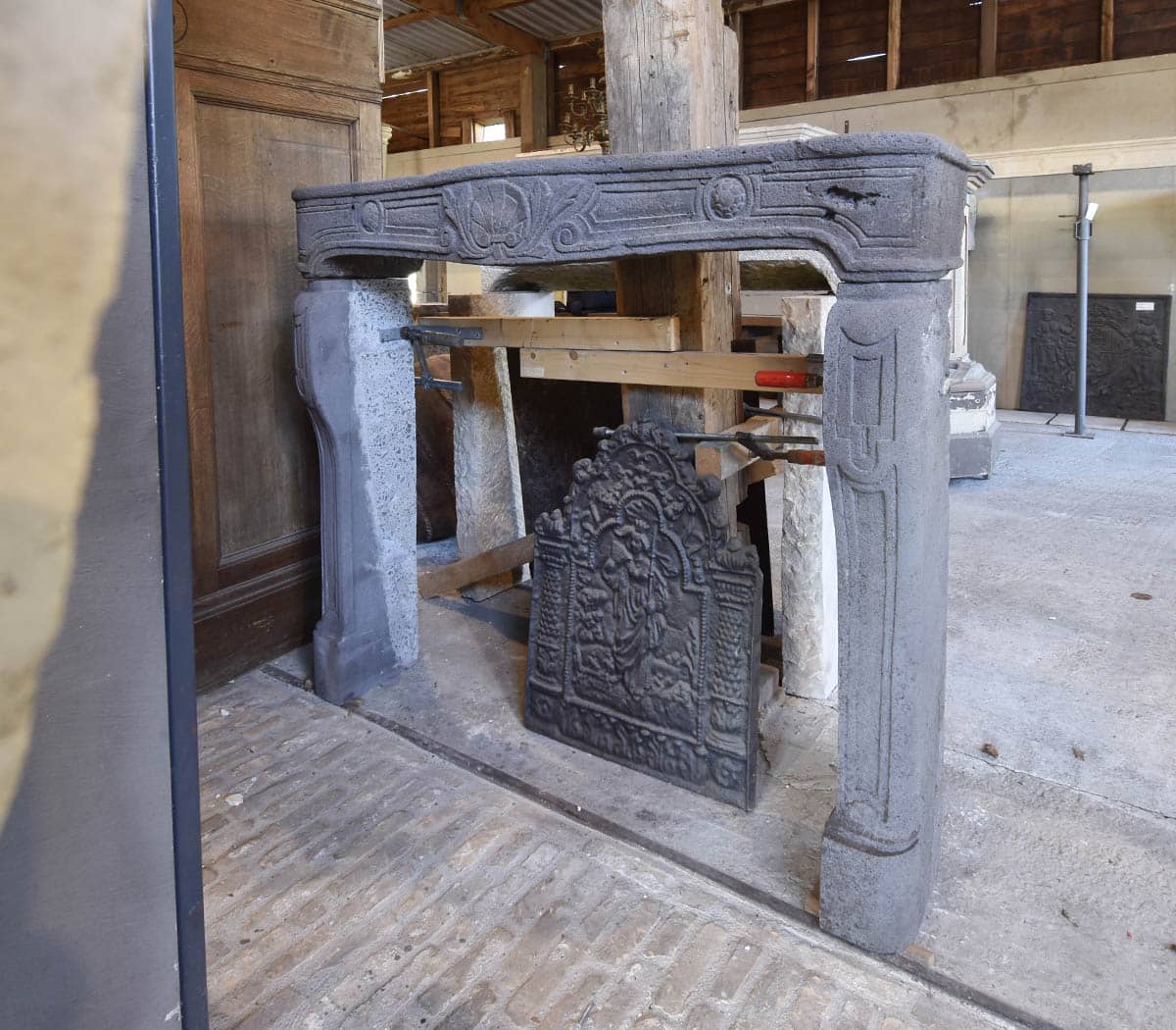 Lavastenen-voorzetschouw