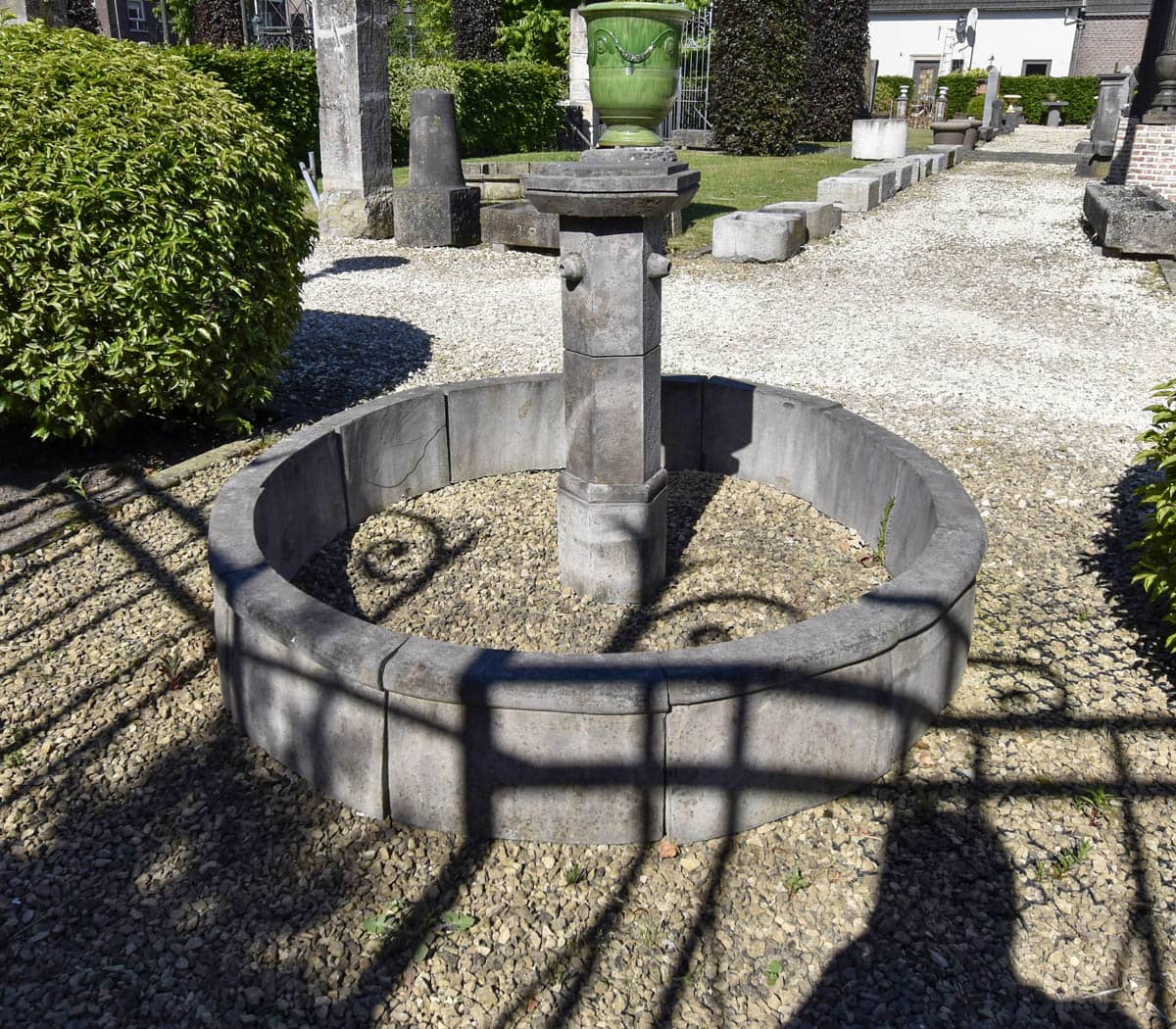 Fontein-met-fonteinrand