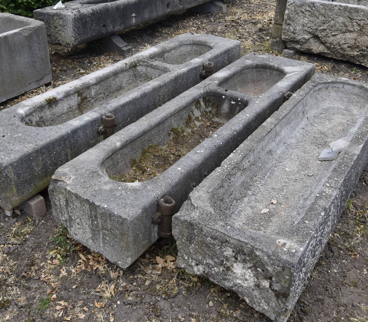 Hardstenen-dubbele-trog