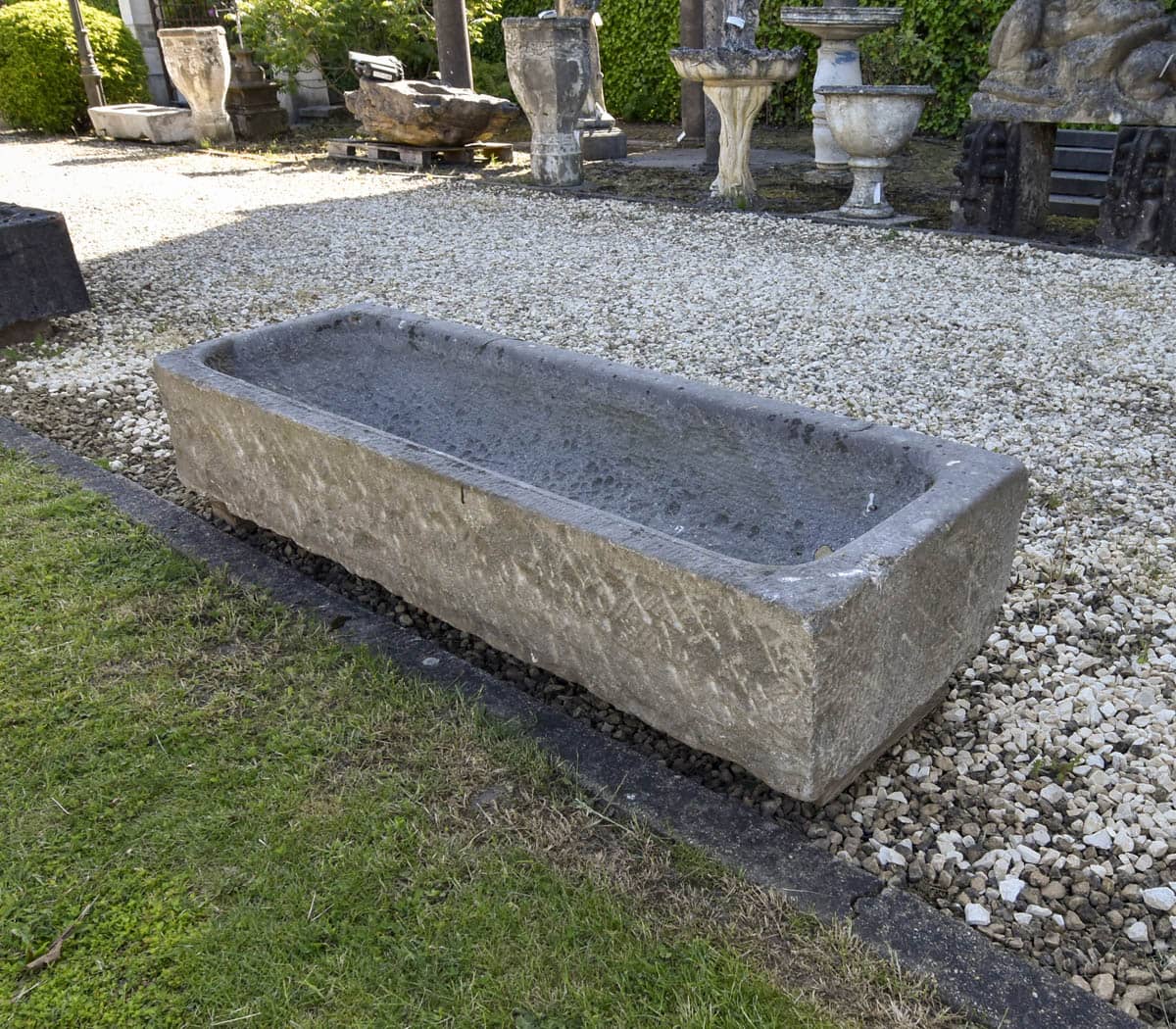 Hardstenen-trog