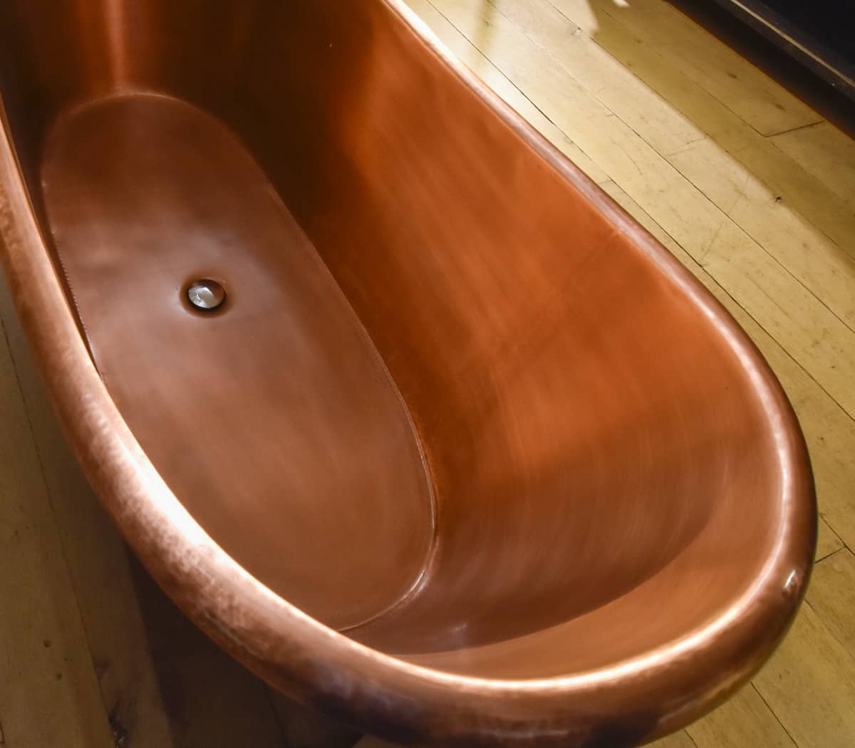 Metaal-met-koperen-Bad