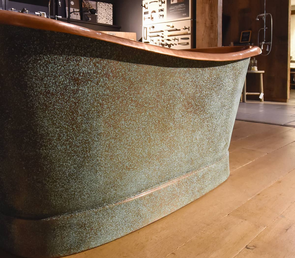 Metaal-met-koperen-Bad