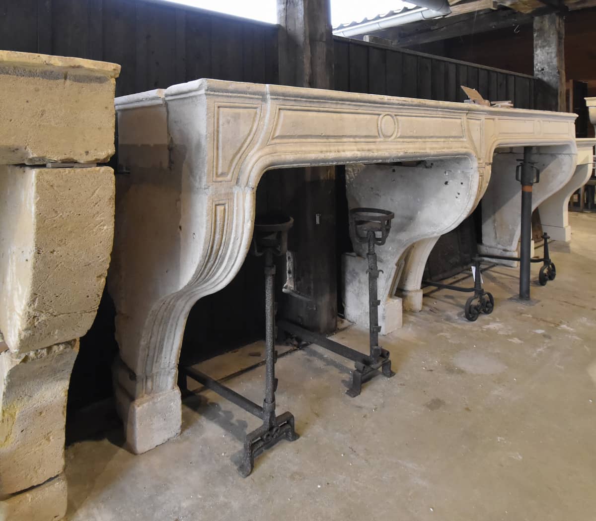 Zandstenen-ombouwschouw