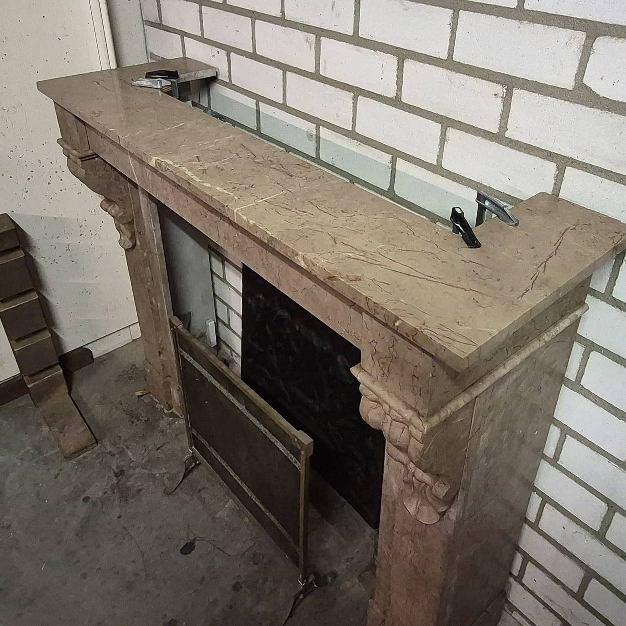 Camel-marmeren-ombouwschouw