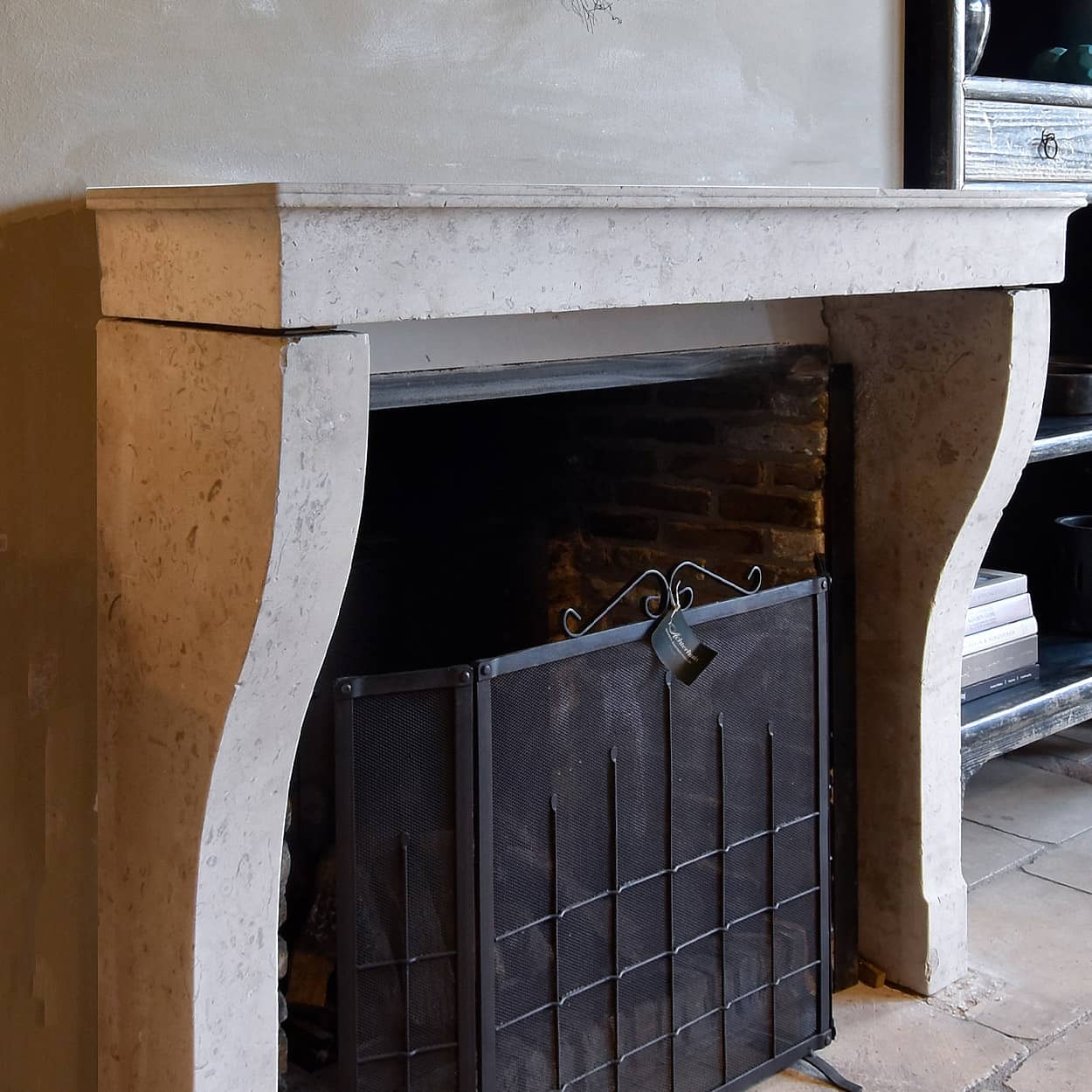 Marmerstenen-voorzetschouw