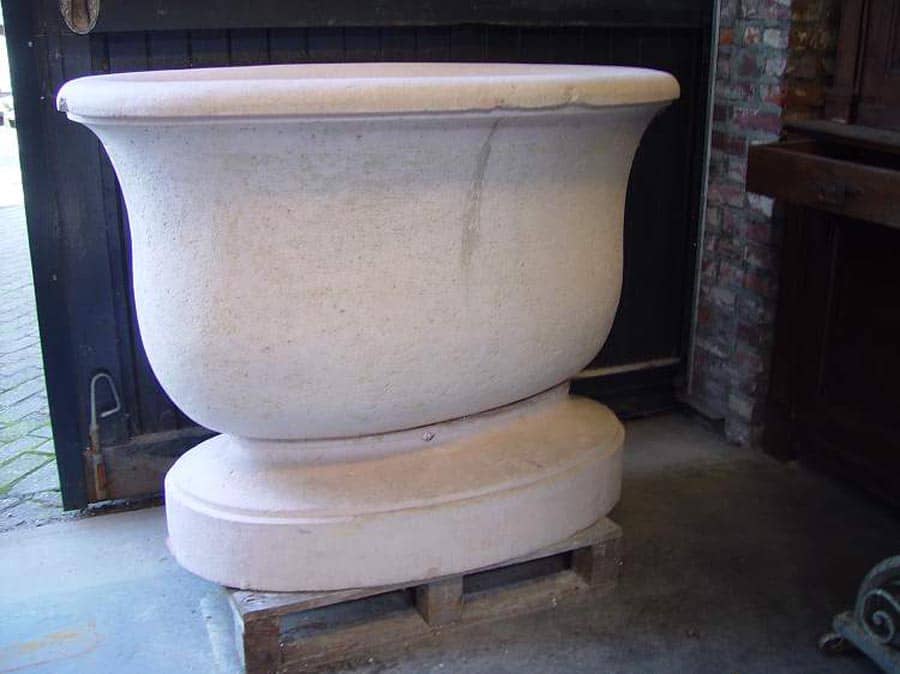 Grote-ovale-kalkzand-stenen-vaas-voor-binnen.-64462