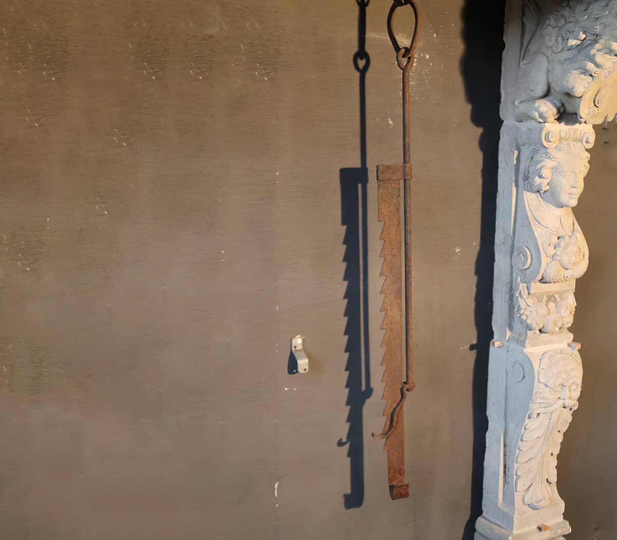 Haard-decoratie-Haak-om-een-ketel-aan-te-hangen-of-een-worst-aan-te-hangenom-te-drogen-in-de-schouw