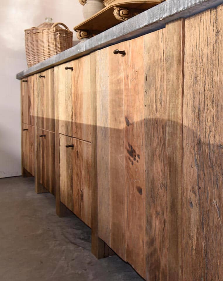 Keukenmeubel-met-Belgisch-hardstenen-blad