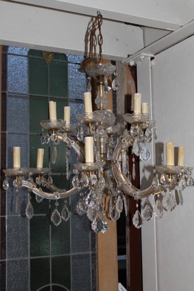 Meer-armige-Luster-kroonluchter-altijd-diverse-uitvoeringen.-Antiek-en-brocante-en-in-vele-prijsklassen