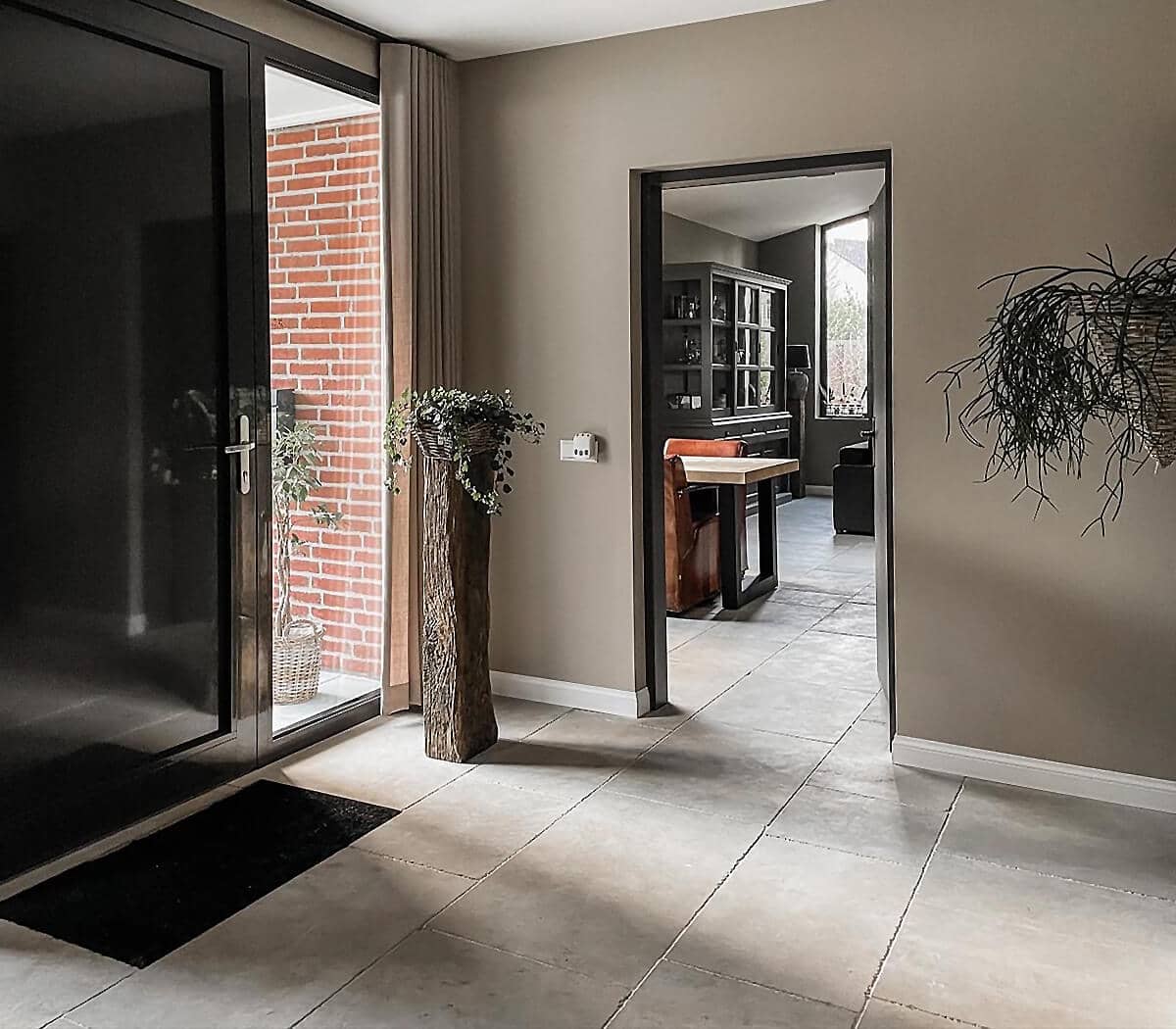 grijze-rustieke-kalkzandstenen-dallen-verouderd