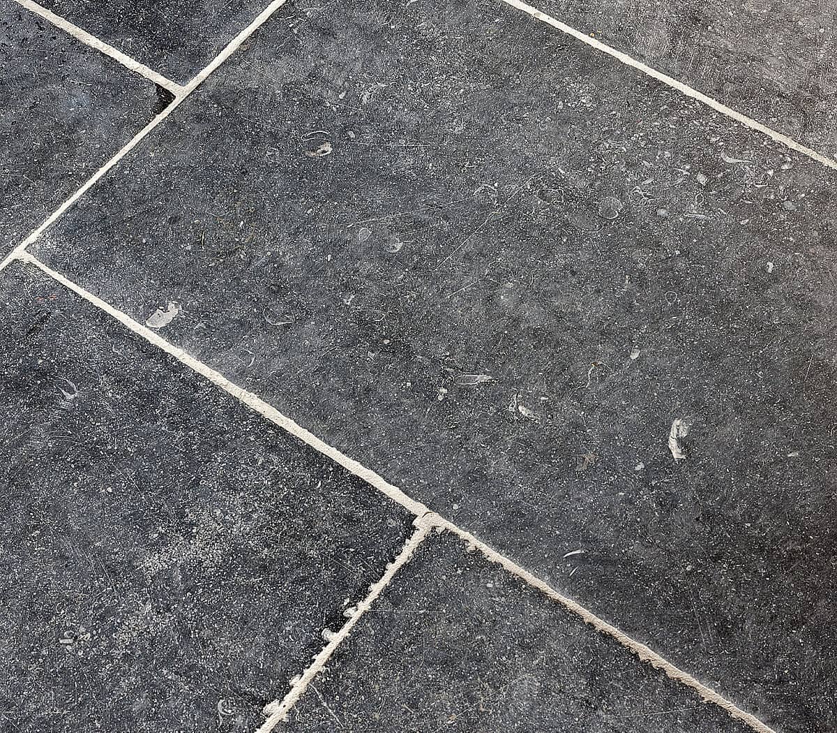 verouderd-wildverband-belgisch-hardsteen-arduin