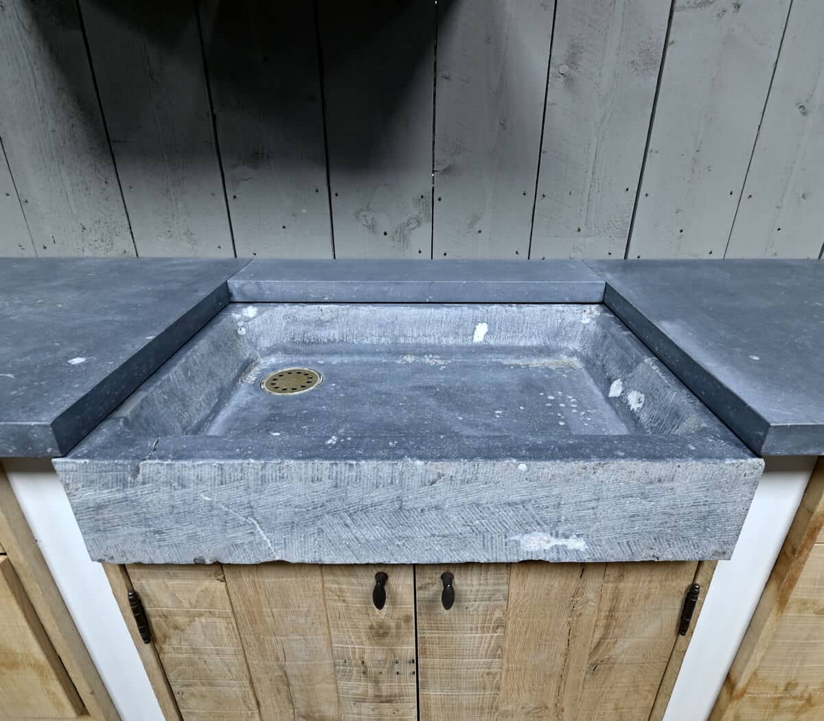 eiken-keuken-belgisch-hardstenen-blad-spoelbak