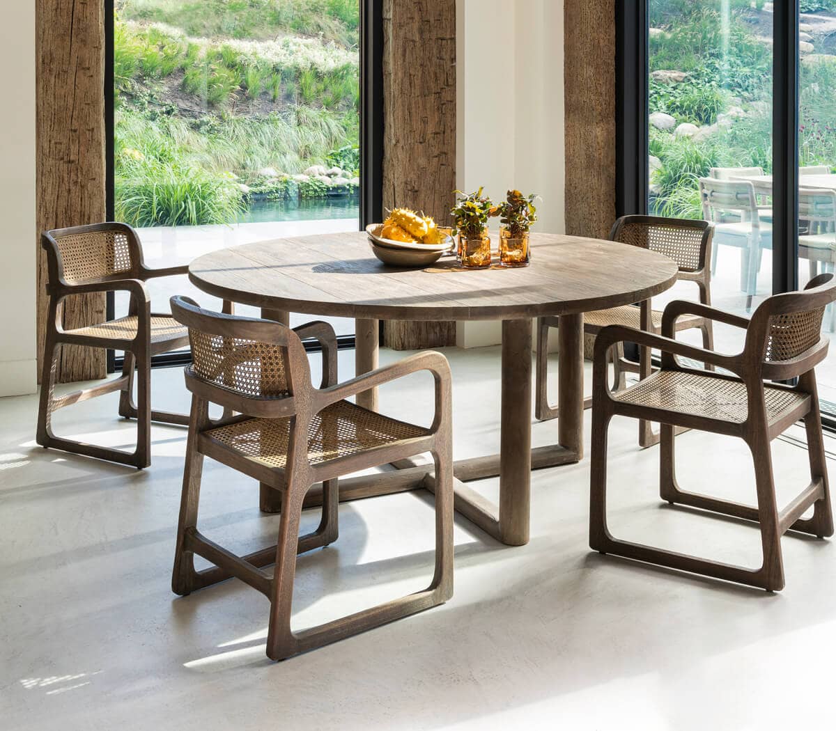 Gommaire-indoor-furniture-teak-armchair_sally_open_weave