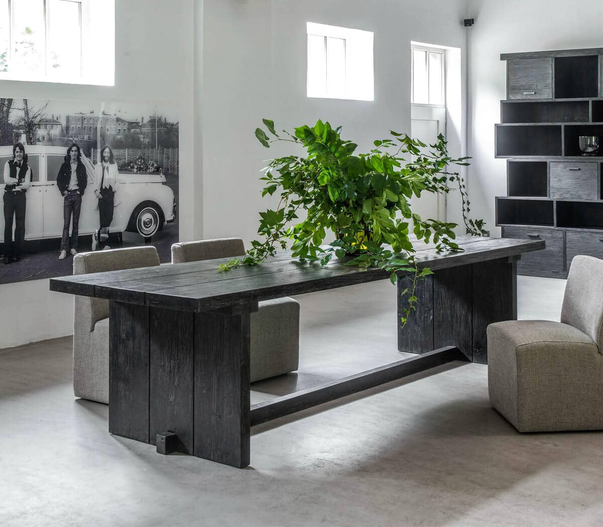 Gommaire-indoor-teak-furniture-table_alexi-