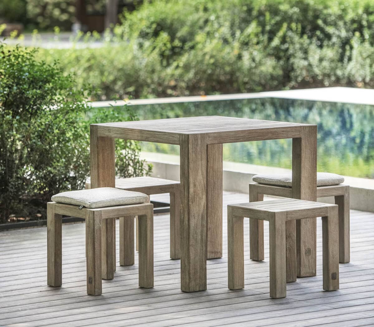 Gommaire-outdoor-teak-furniture-bistro_table_sandy