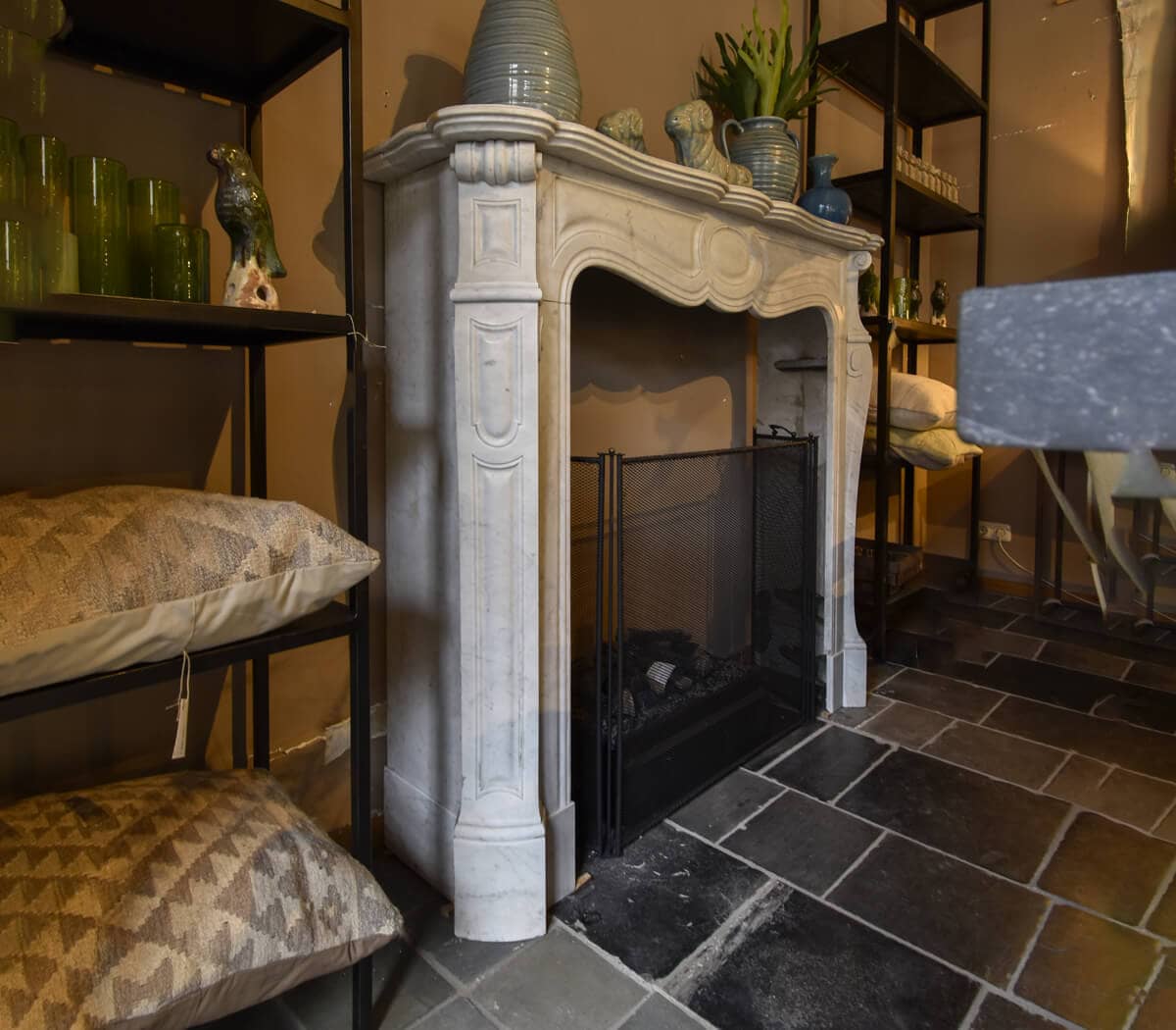 Carrara-marmeren-pompadour-ombouwschouw