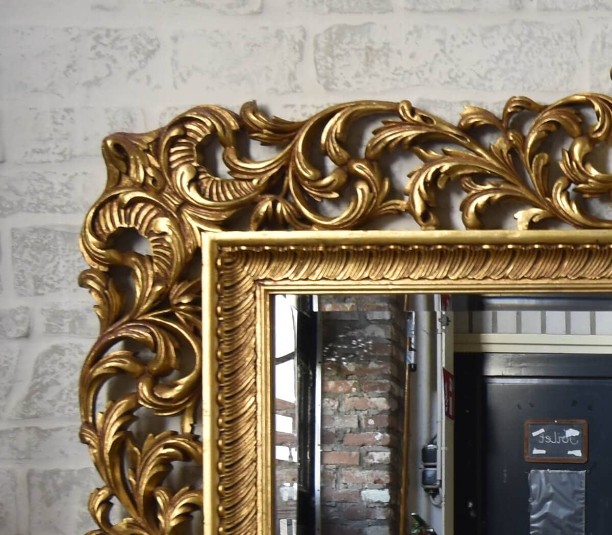 Zeer-grote-antieke-spiegel-in-Barok-stijl-met-facet-glas