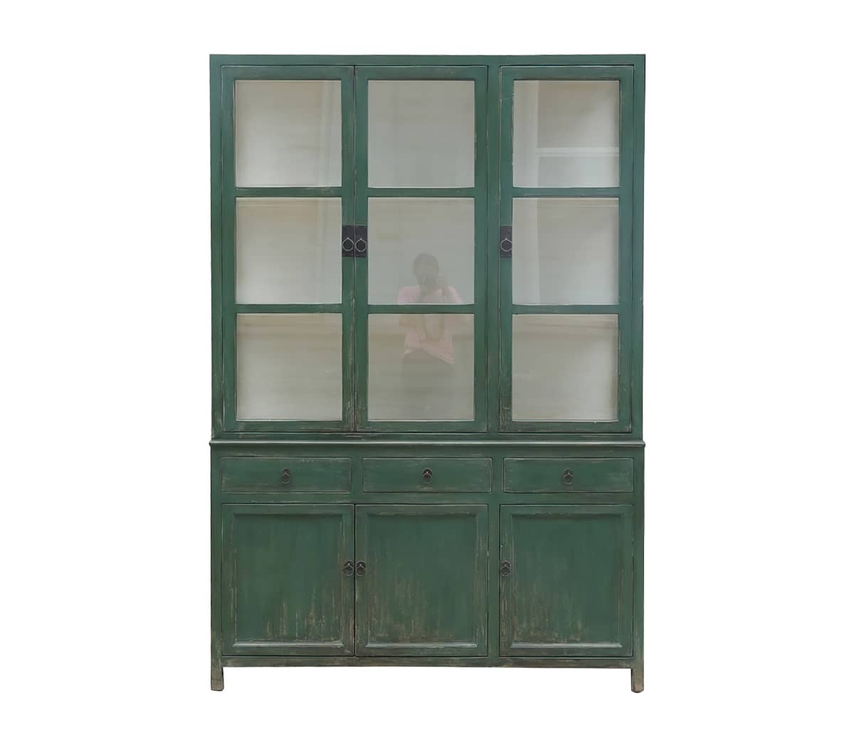 Buffetkast-met-lades-en-deuren-met-glas