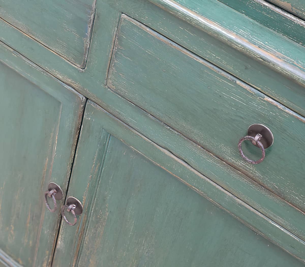 Buffetkast-met-lades-en-deuren-met-glas