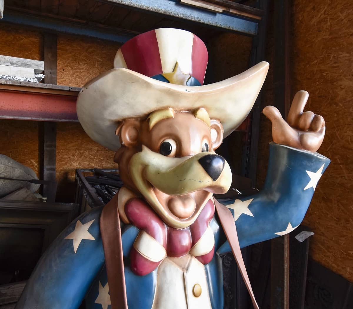 Beer-in-de-stijl-van-Uncle-Sam-die-een-dienblad-vasthoudt