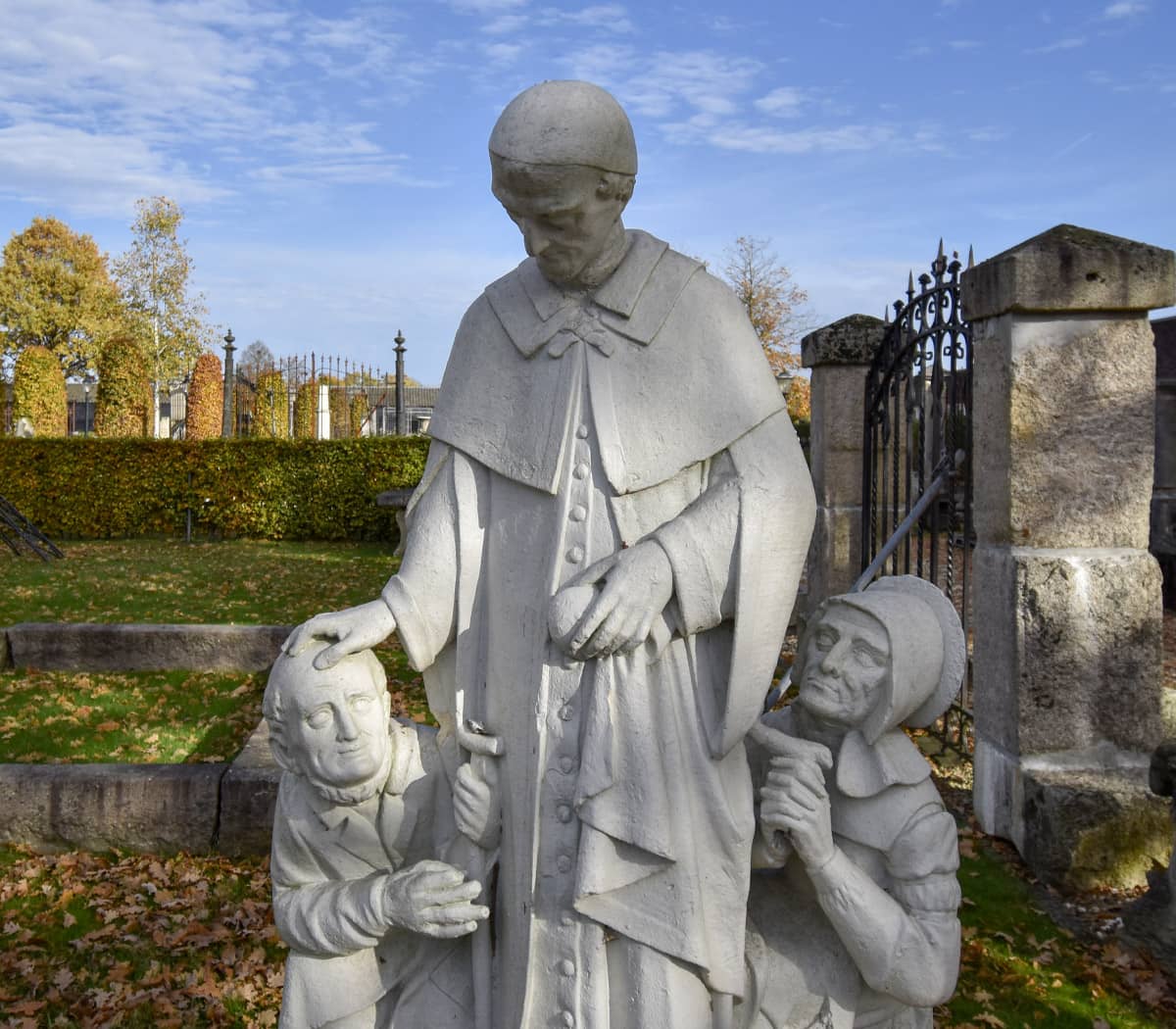 Stenen-beeld-Sinterklaas