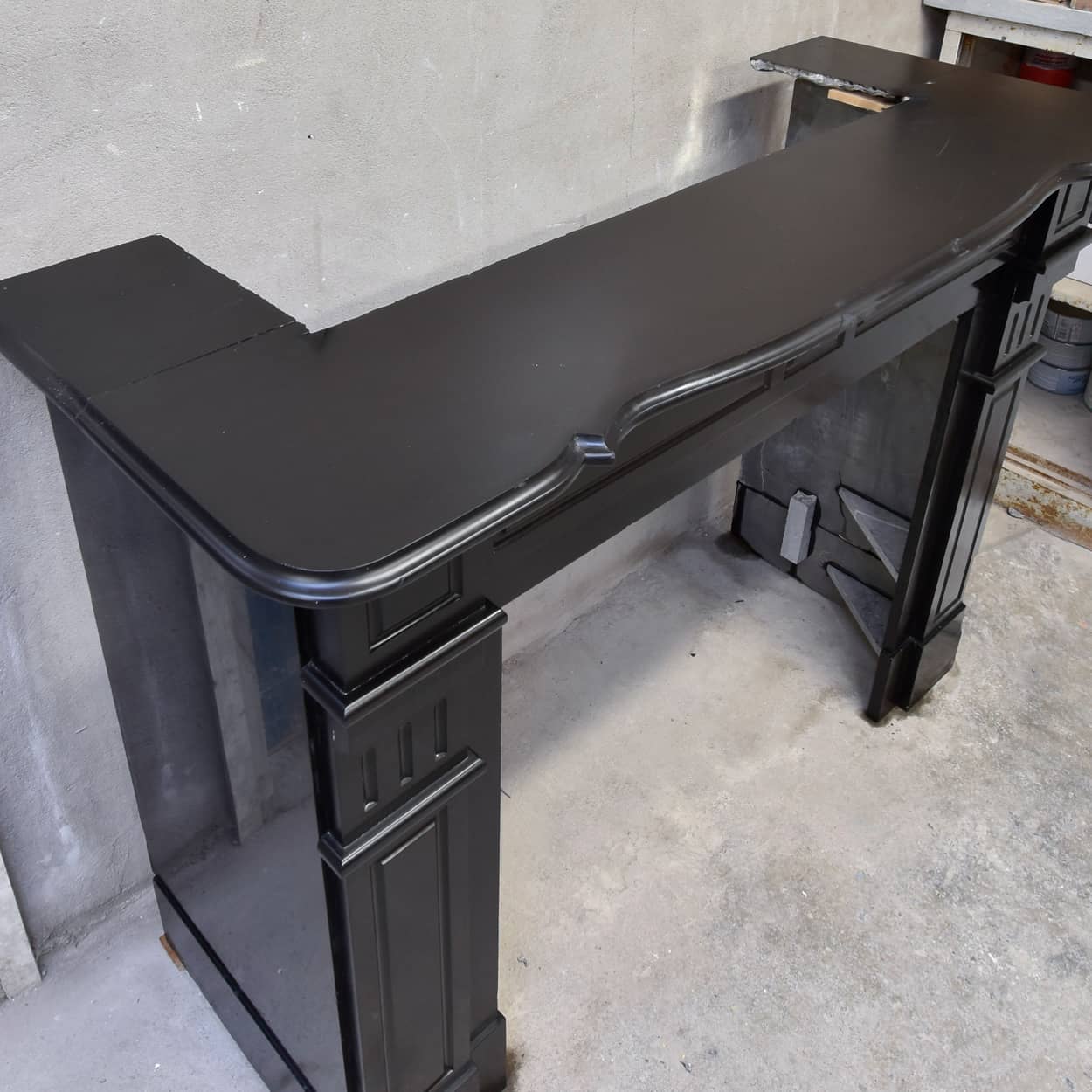 Zwarte-marmeren-Noir-de-Mazy-ombouwschouw