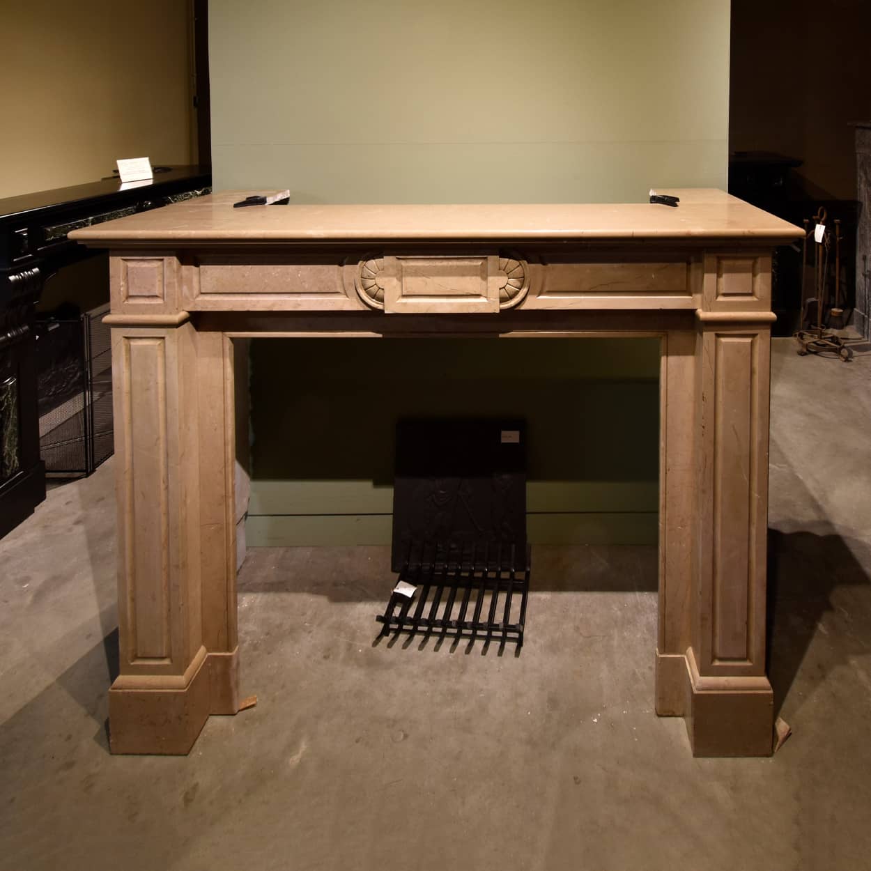 Antieke-marmeren-Louis-XIV-ombouwschouw