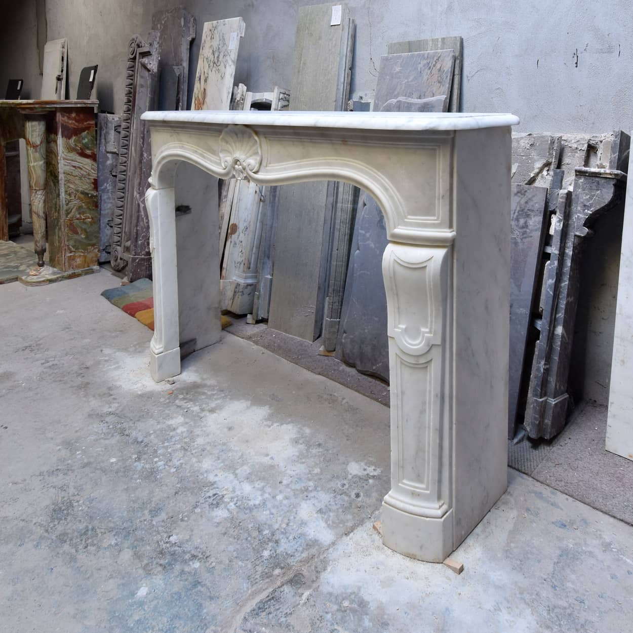 Antieke-Carrara-marmer-Louis-XV-ombouwschouw