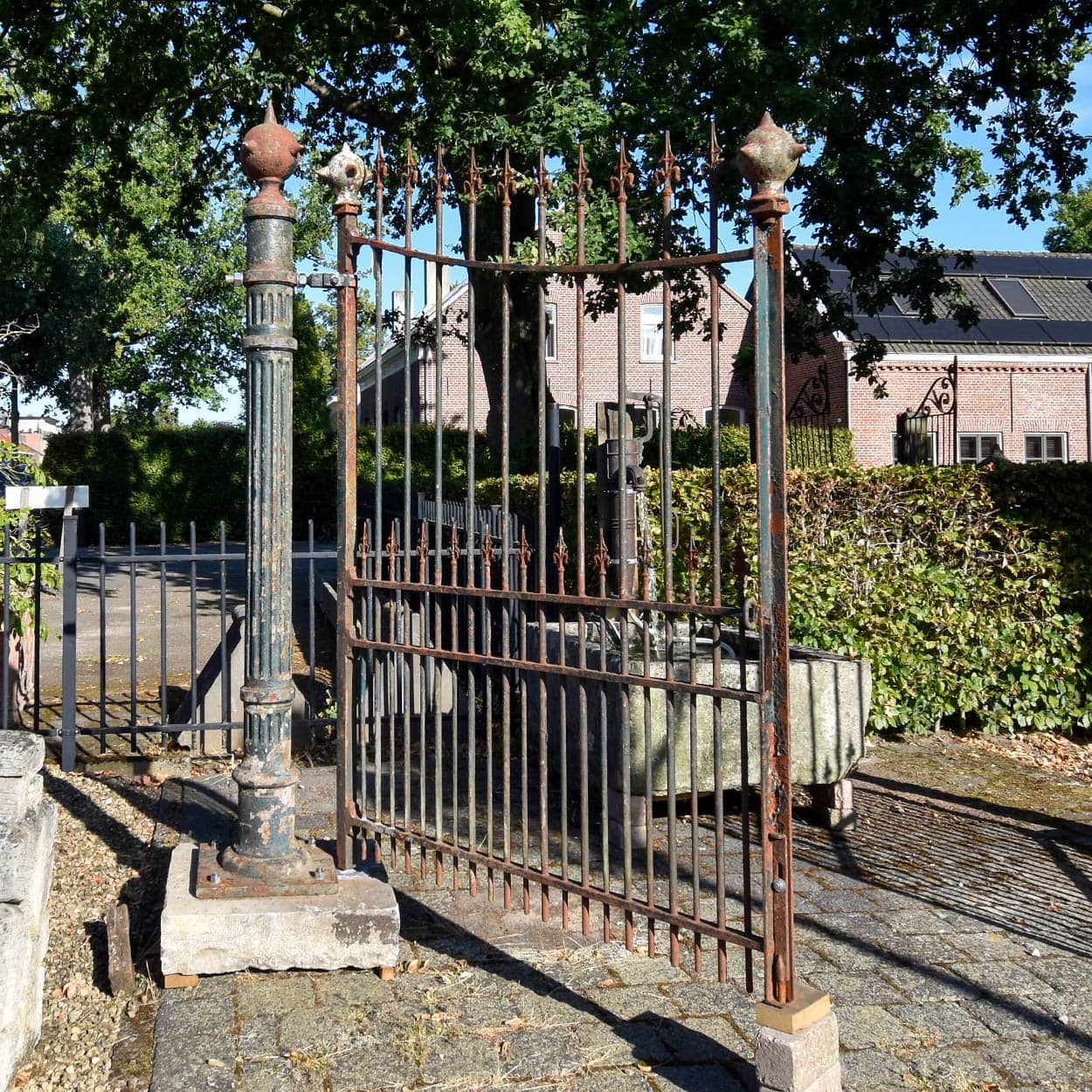 IJzeren-poort-met-palen