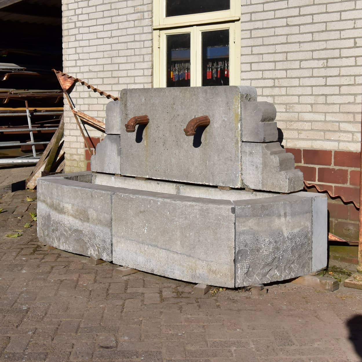 Natuurstenen-wandfontein
